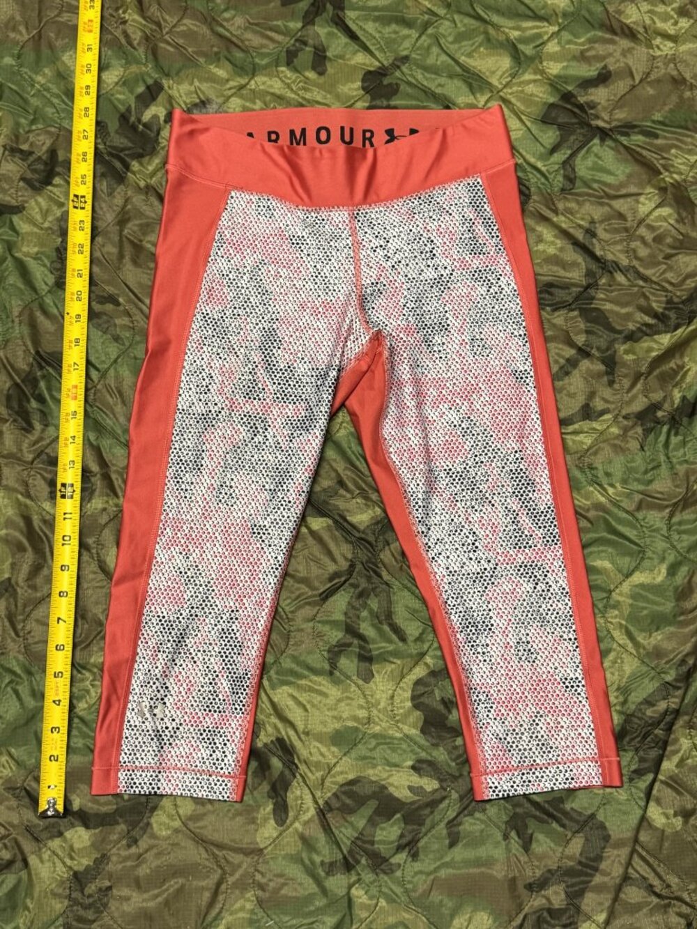 Under Armour HeatGear Compression Capri Coral Womens L